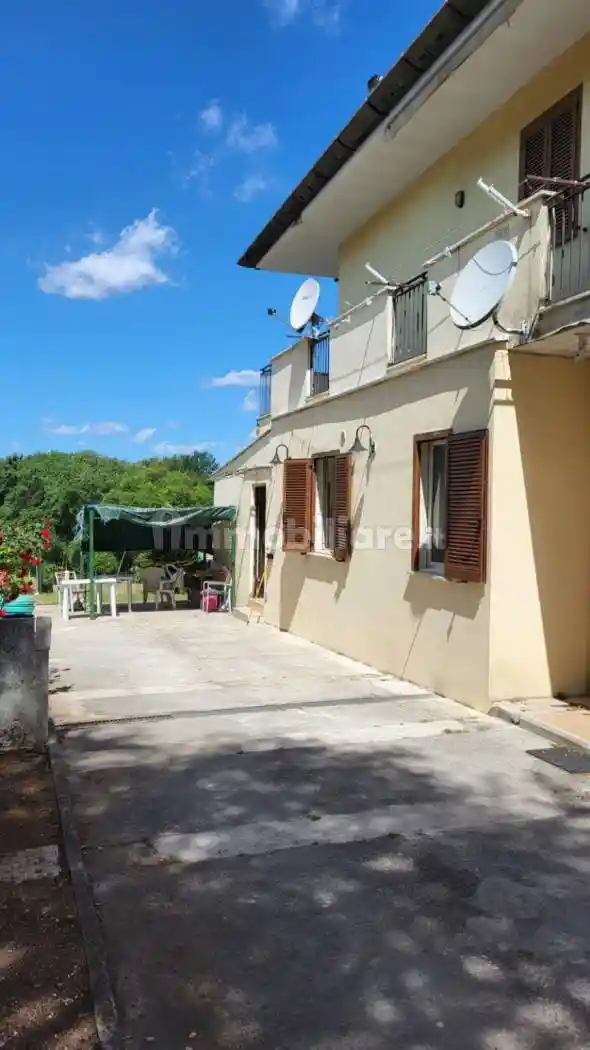 Palazzo - Edificio in vendita a Cisterna di Latina