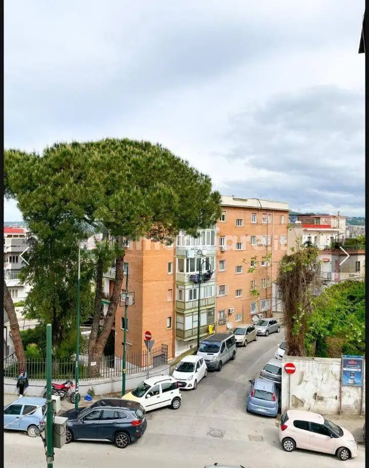 Appartamento in vendita a Napoli