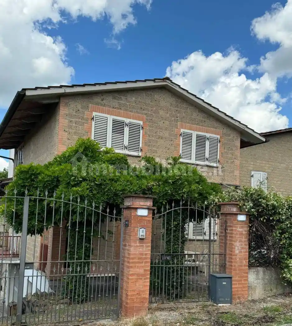 Casa indipendente in vendita a Monteroni d'Arbia