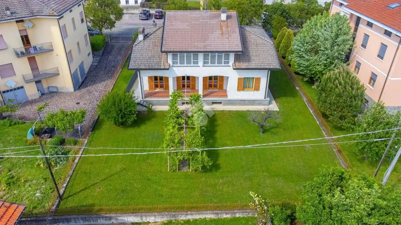 Villa in vendita a Varano de' Melegari