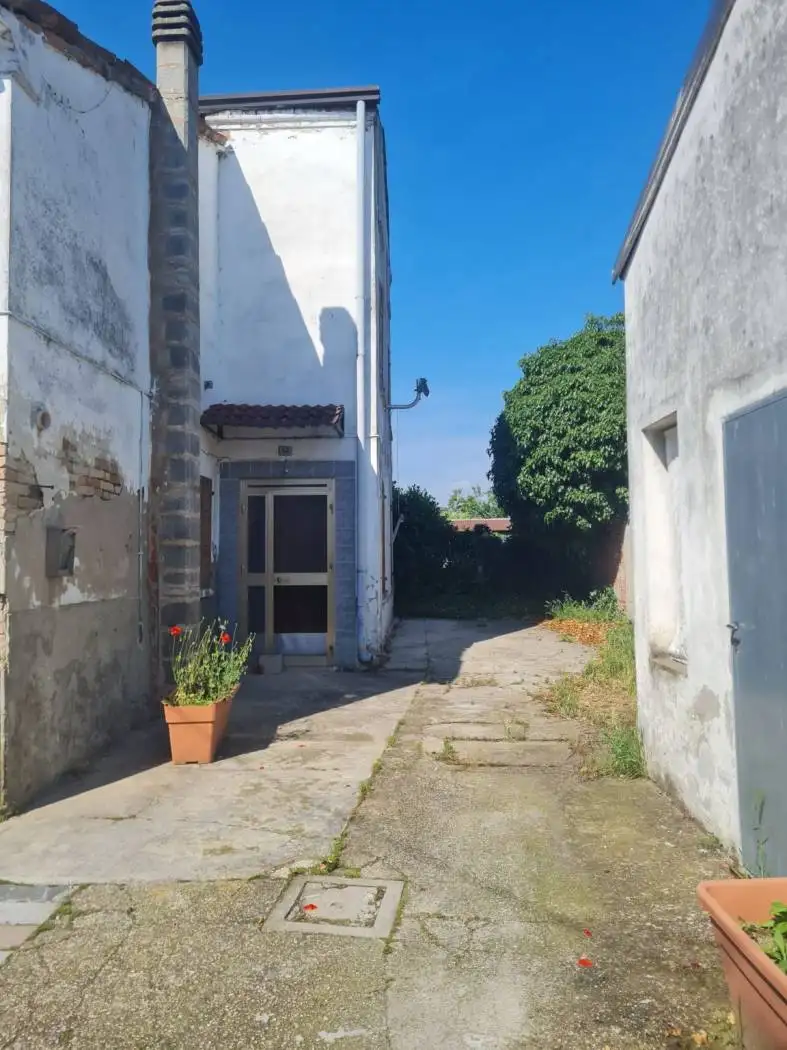 Villa in vendita a Motteggiana