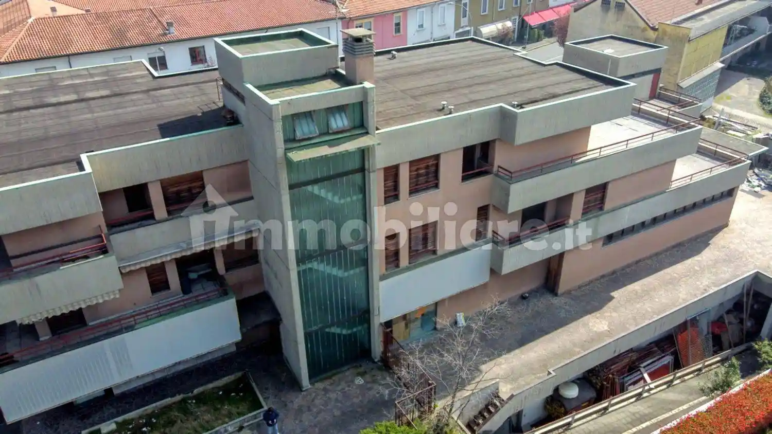 Palazzo - Edificio in vendita a Cesano Maderno