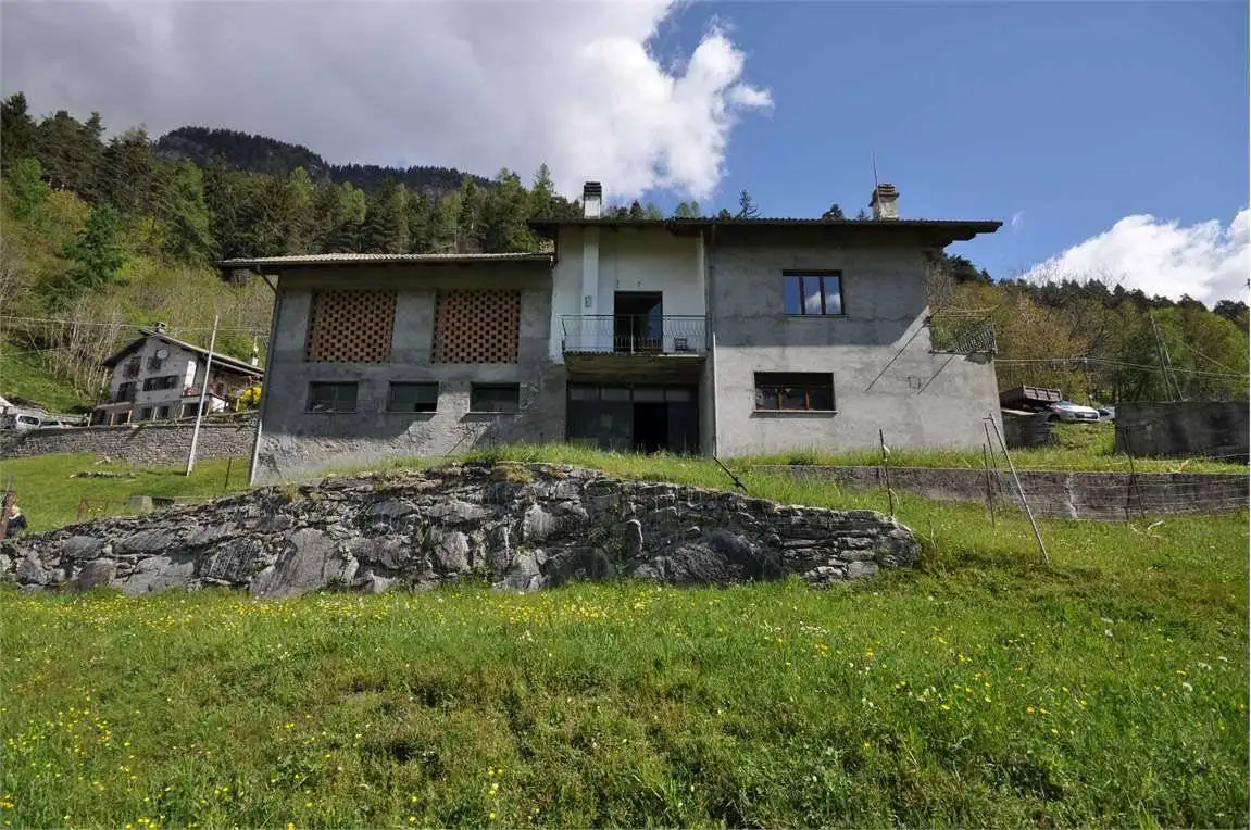 Casa indipendente in vendita a Trasquera