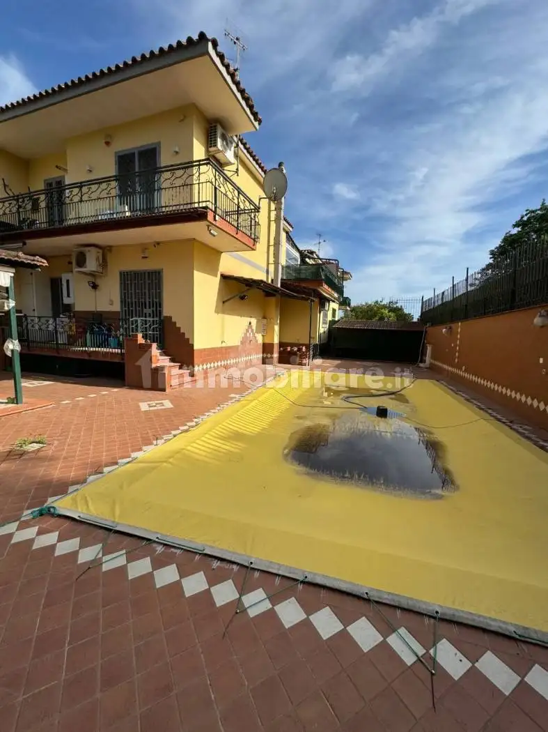 Villa in vendita a Giugliano in Campania