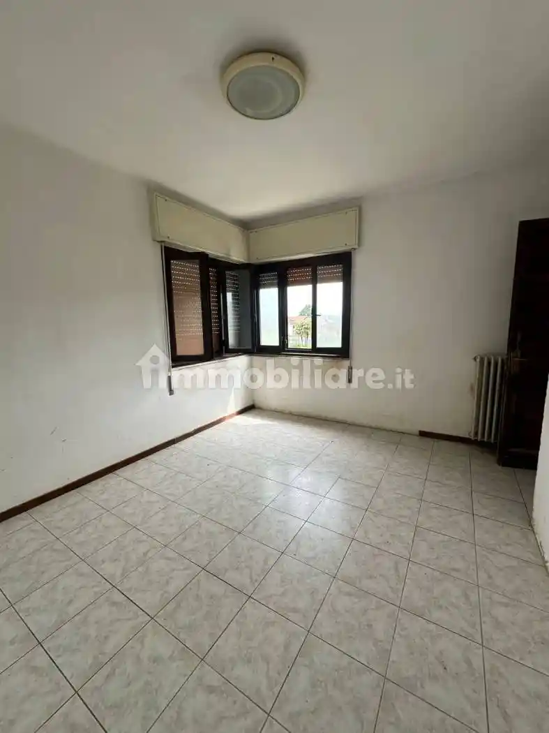 Casa indipendente in vendita a Alice Castello