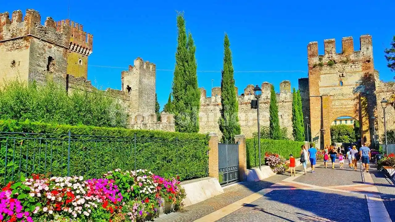 Villa in vendita a Lazise