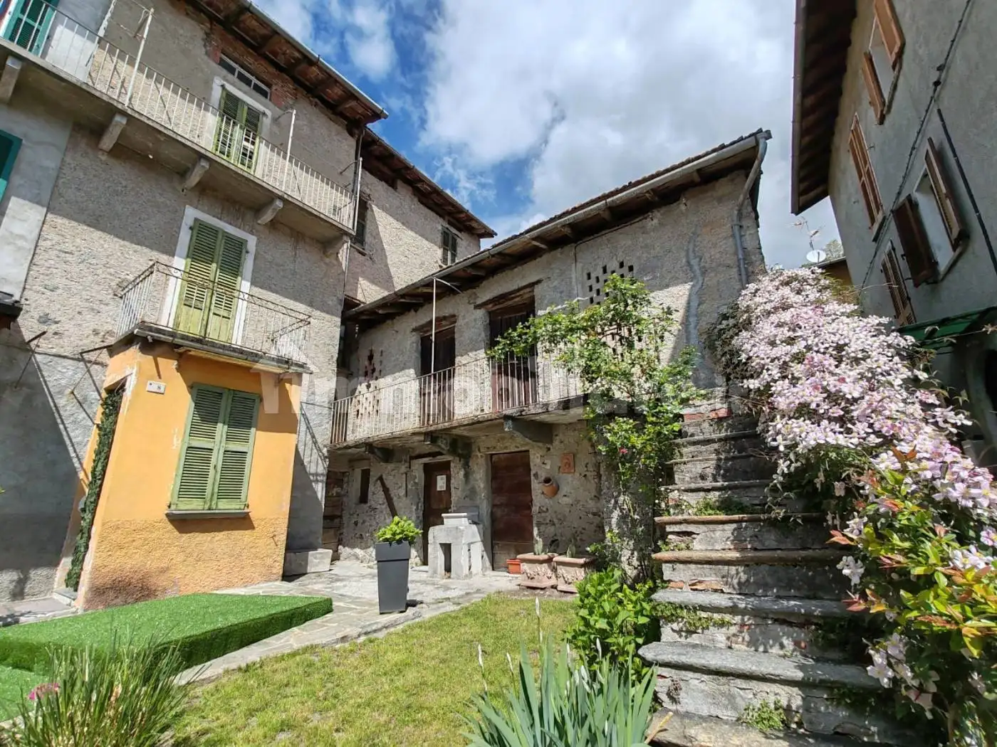 Casa indipendente in vendita a Grandola ed Uniti