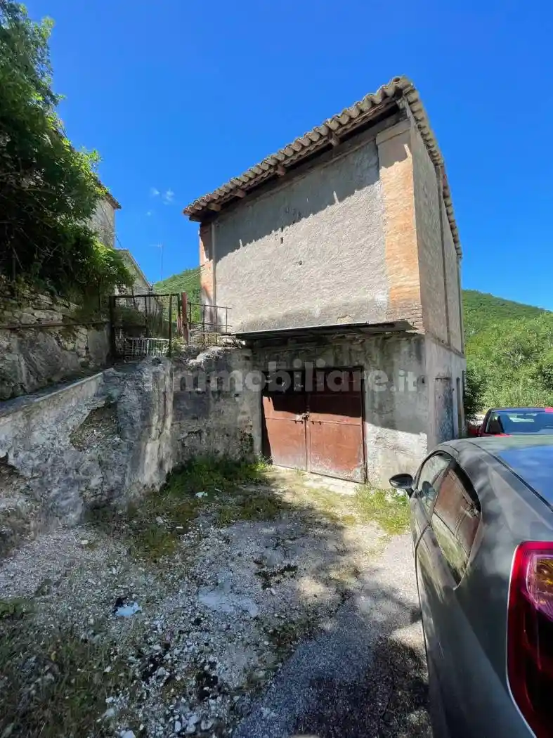 Casa indipendente in vendita a Sassoferrato