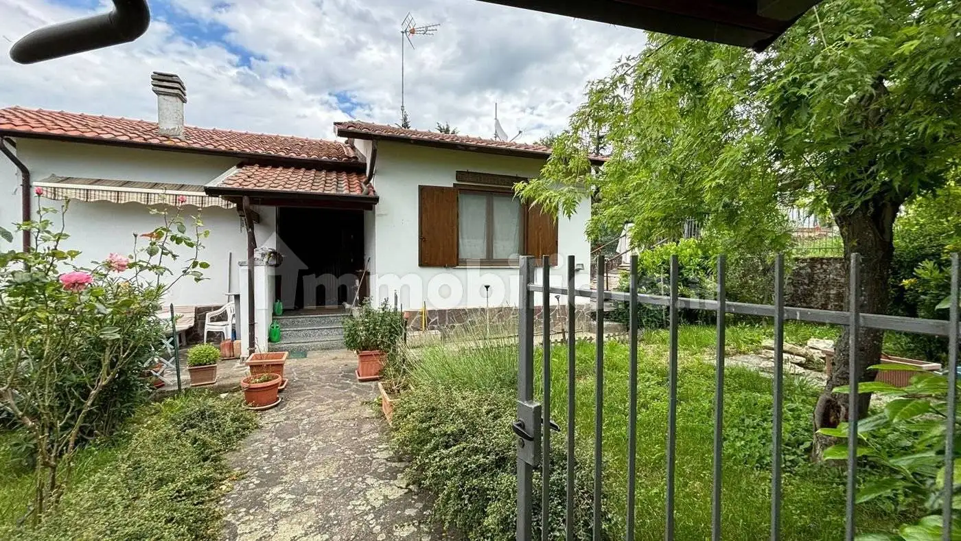 Villa in vendita a Montalto Pavese