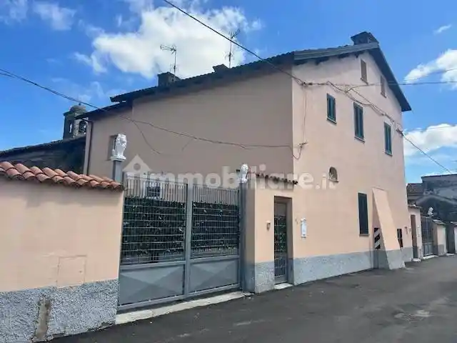 Villa in vendita a Gambarana
