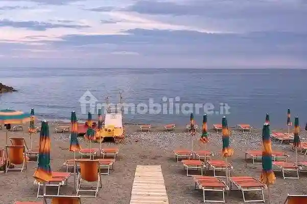 Trilocale via Sisto IV 24, Centro, Albisola Superiore - foto 4