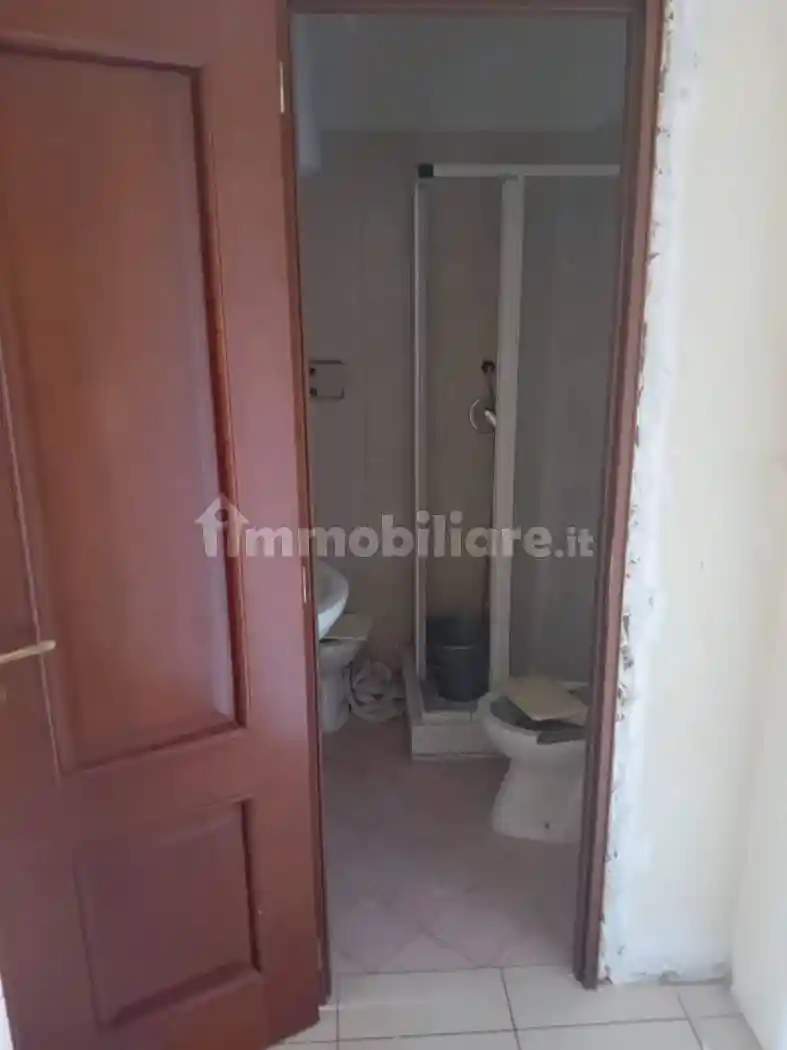 Palazzo - Edificio in Affitto - foto 3