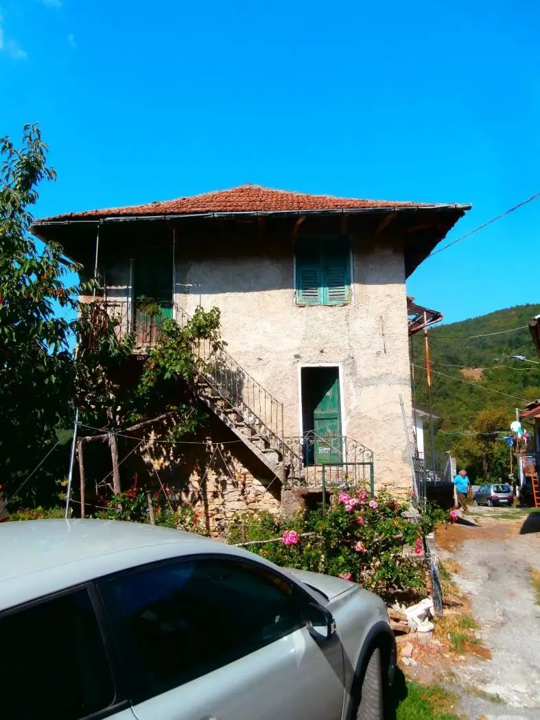 Rustico - Casale in vendita a Vobbia