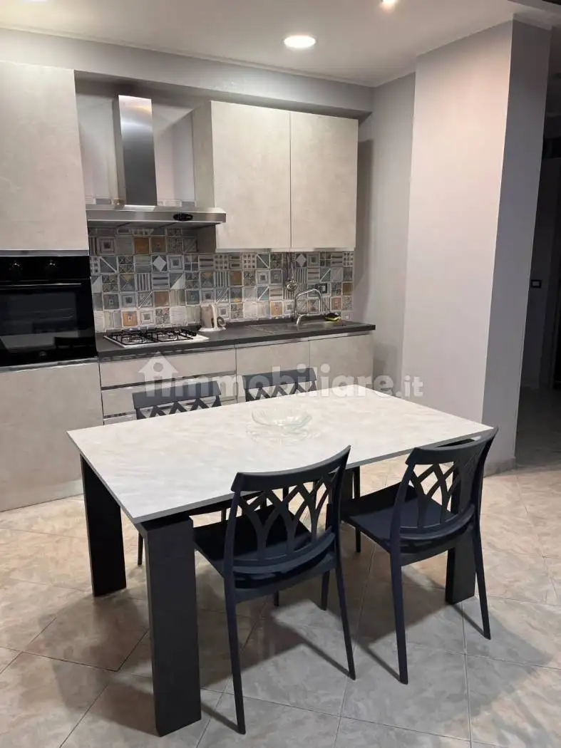 Palazzo - Edificio in affitto a Riace