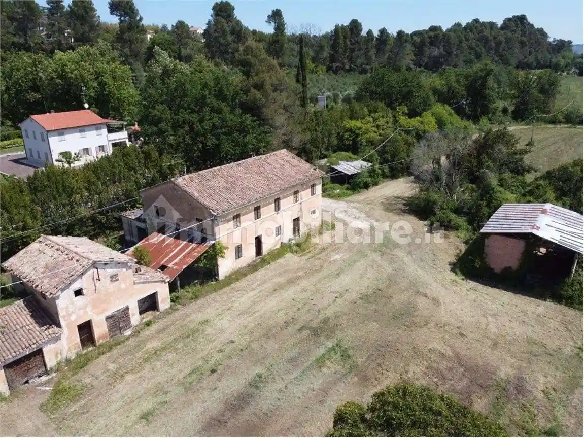 Rustico - Casale in vendita a Jesi