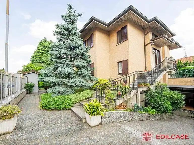 Villa in vendita a Bovisio-Masciago