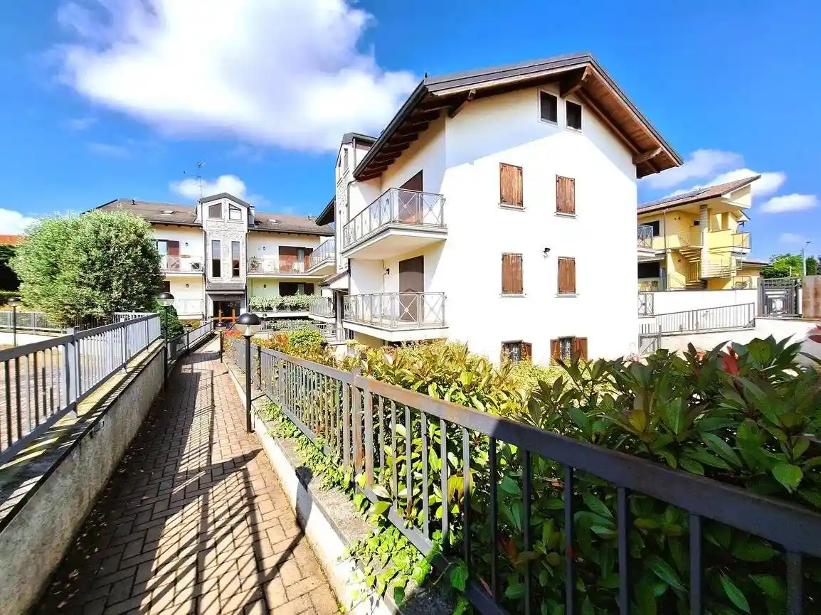 Appartamento in vendita a Marcallo con Casone