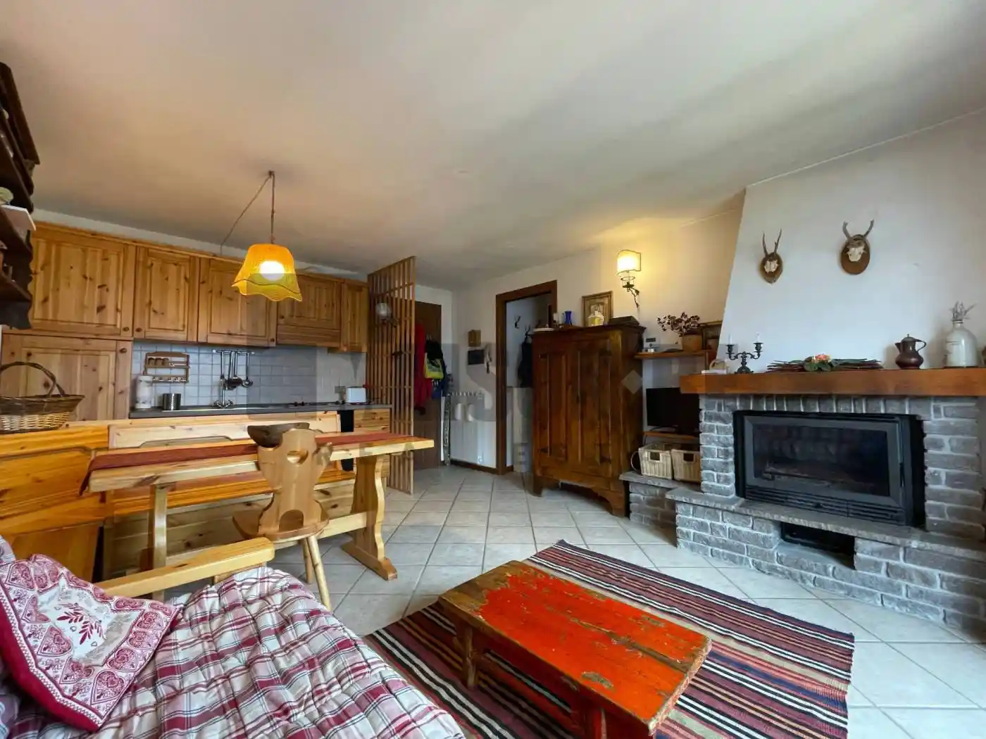 Bilocale via IV Novembre 12, Centro, Vione - foto 2