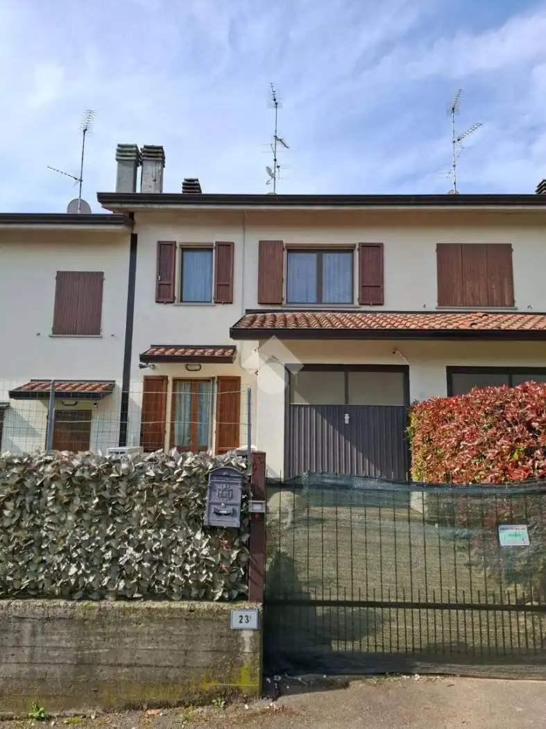Villetta a schiera in vendita a Valsamoggia