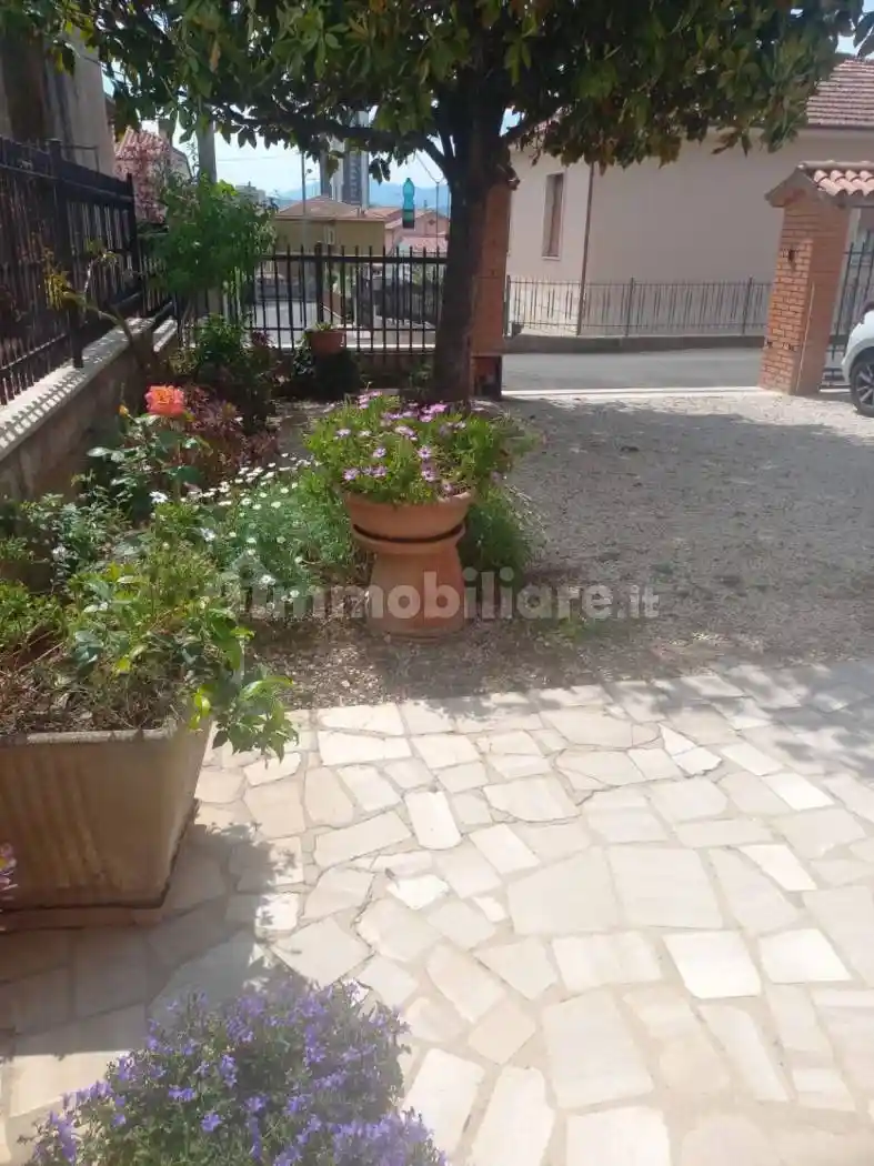Casa indipendente in vendita a Terni