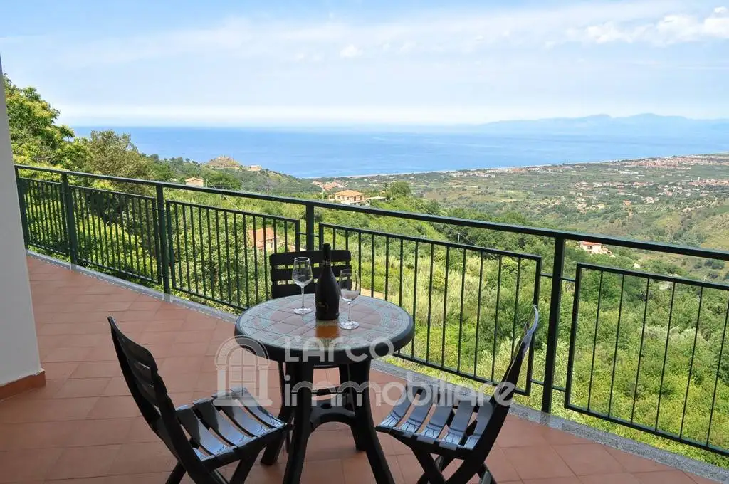 Appartamento in vendita a Maierà