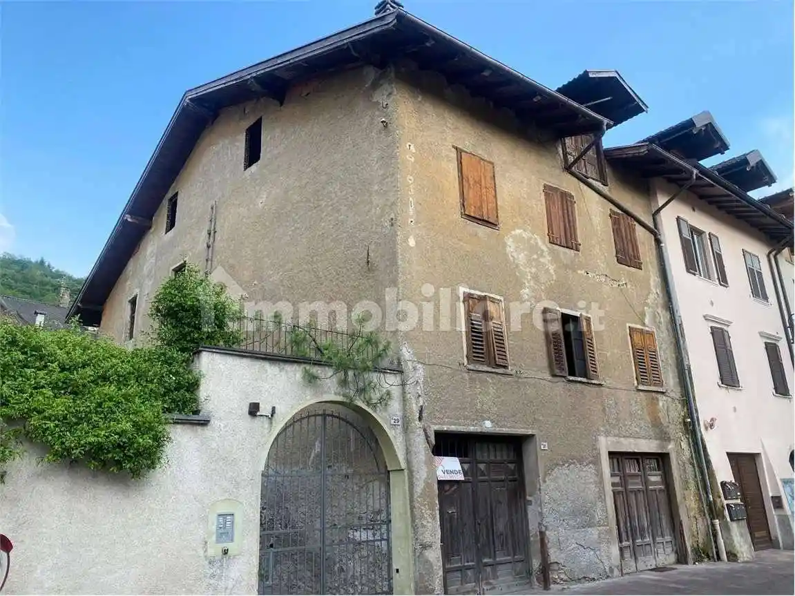 Palazzo - Edificio in vendita a Pergine Valsugana