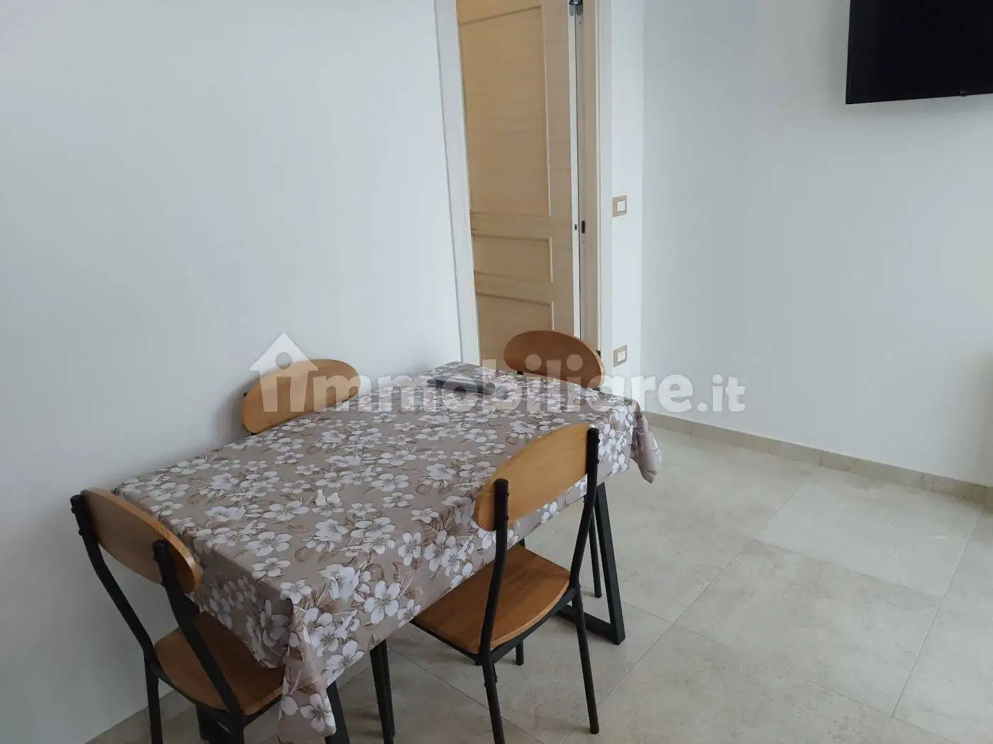 Palazzo - Edificio in Affitto - foto 3