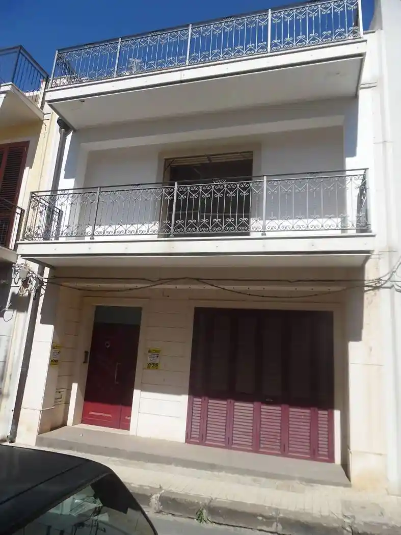 Palazzo - Edificio in vendita a Floridia