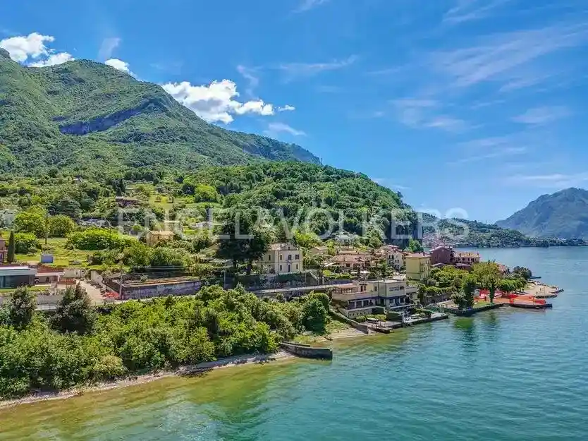 Villa in vendita a Lierna