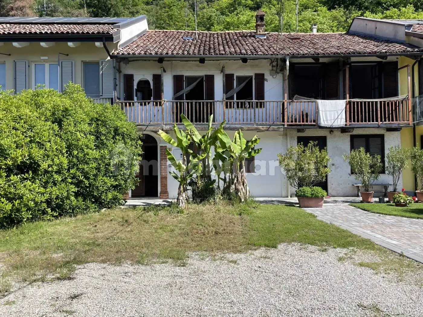 Casa indipendente in vendita a Corneliano d'Alba