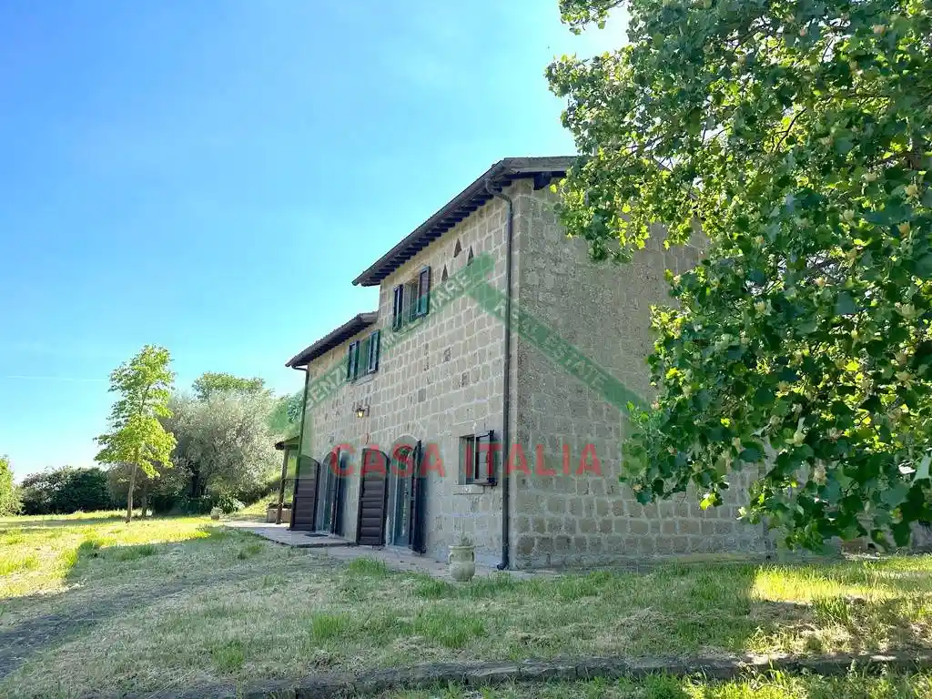 Rustico - Casale in vendita a Montefiascone