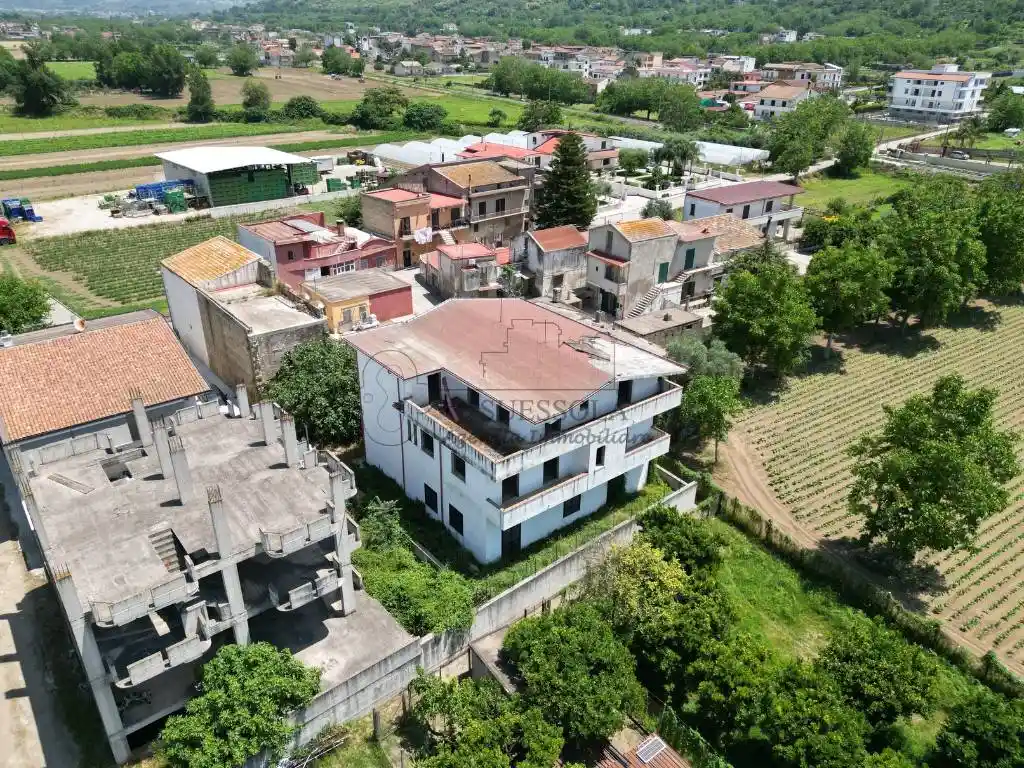 Casa indipendente in vendita a San Felice a Cancello