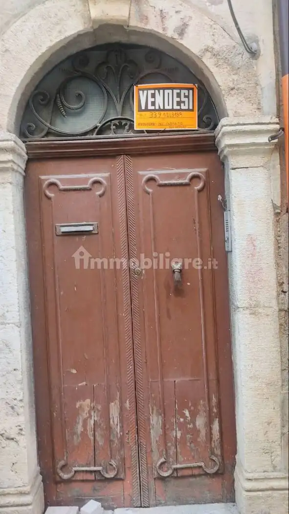 Palazzo - Edificio in vendita a Longi