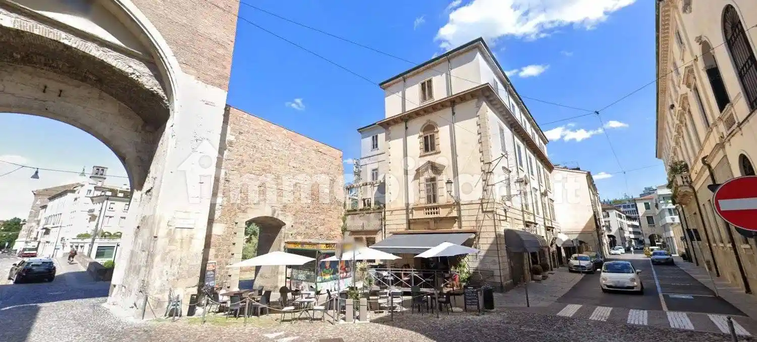 Palazzo - Edificio in vendita a Padova