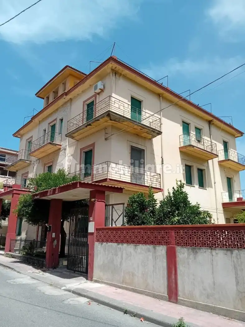 Palazzo - Edificio in vendita a Bianco