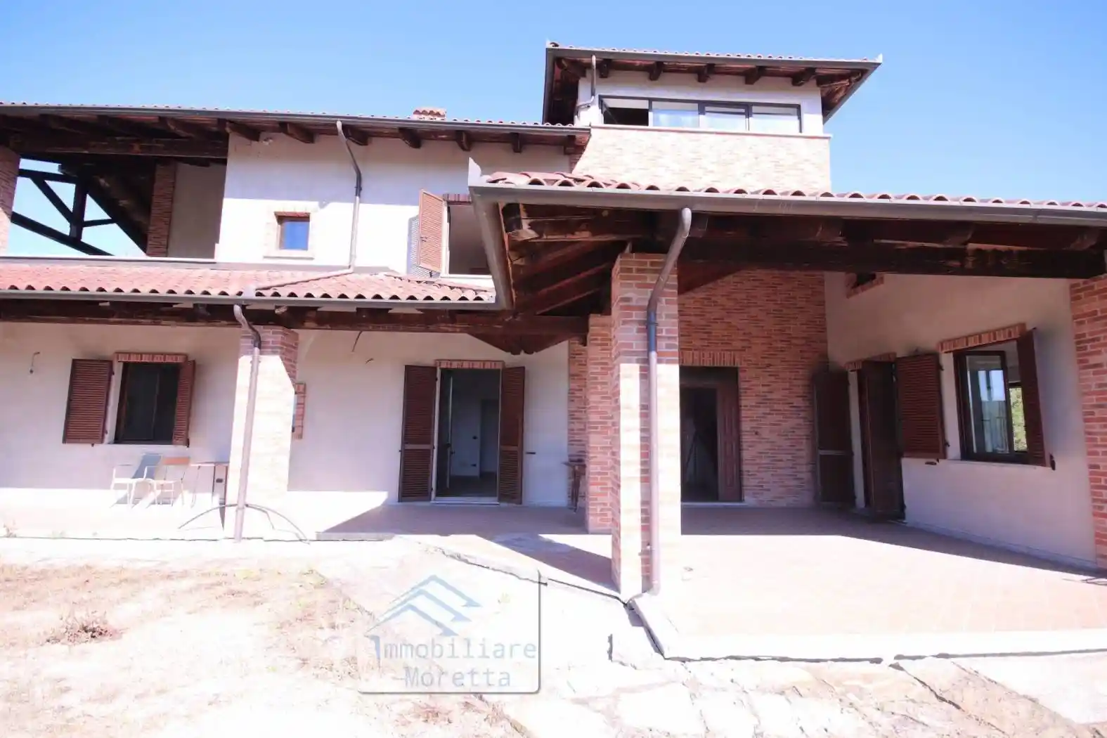 Villa in vendita a Alba