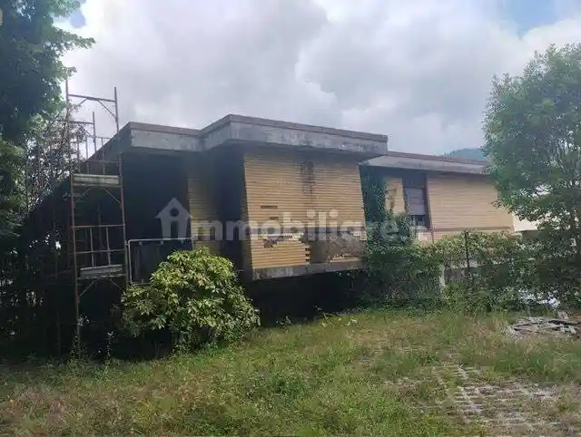 Villa in vendita a Borgo a Mozzano