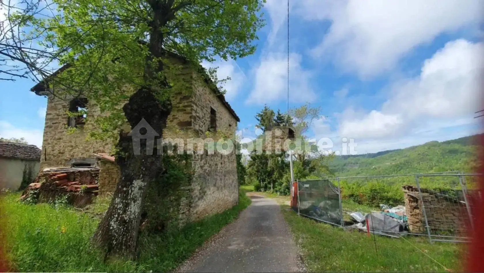 Rustico - Casale in vendita a Paroldo