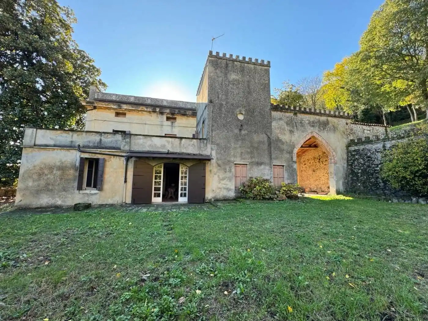 Palazzo - Edificio in vendita a Montegrotto Terme