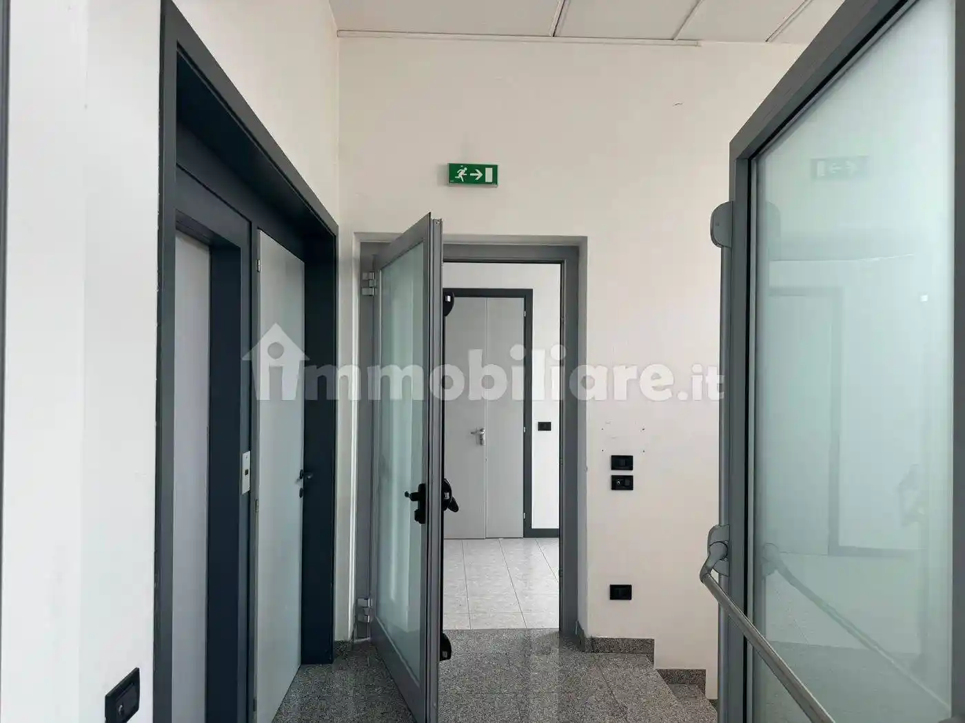 Palazzo - Edificio in Affitto - foto 2