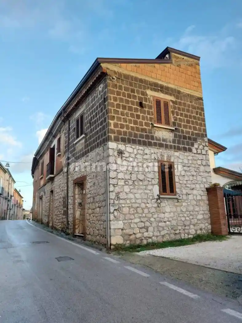 Casa indipendente in vendita a Baia e Latina