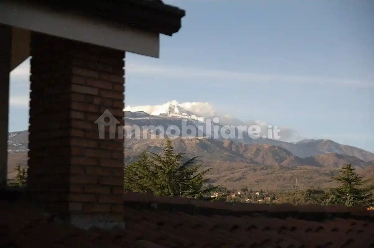 Villa in vendita a Trecastagni