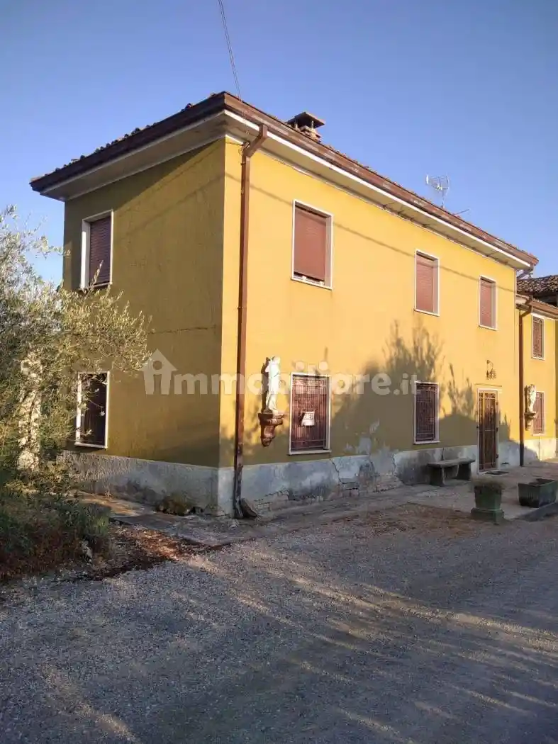 Villa in vendita a Castell'Arquato