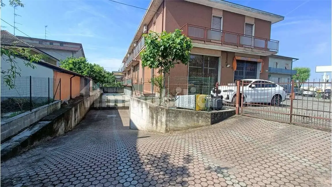 Casa indipendente in vendita a Piacenza