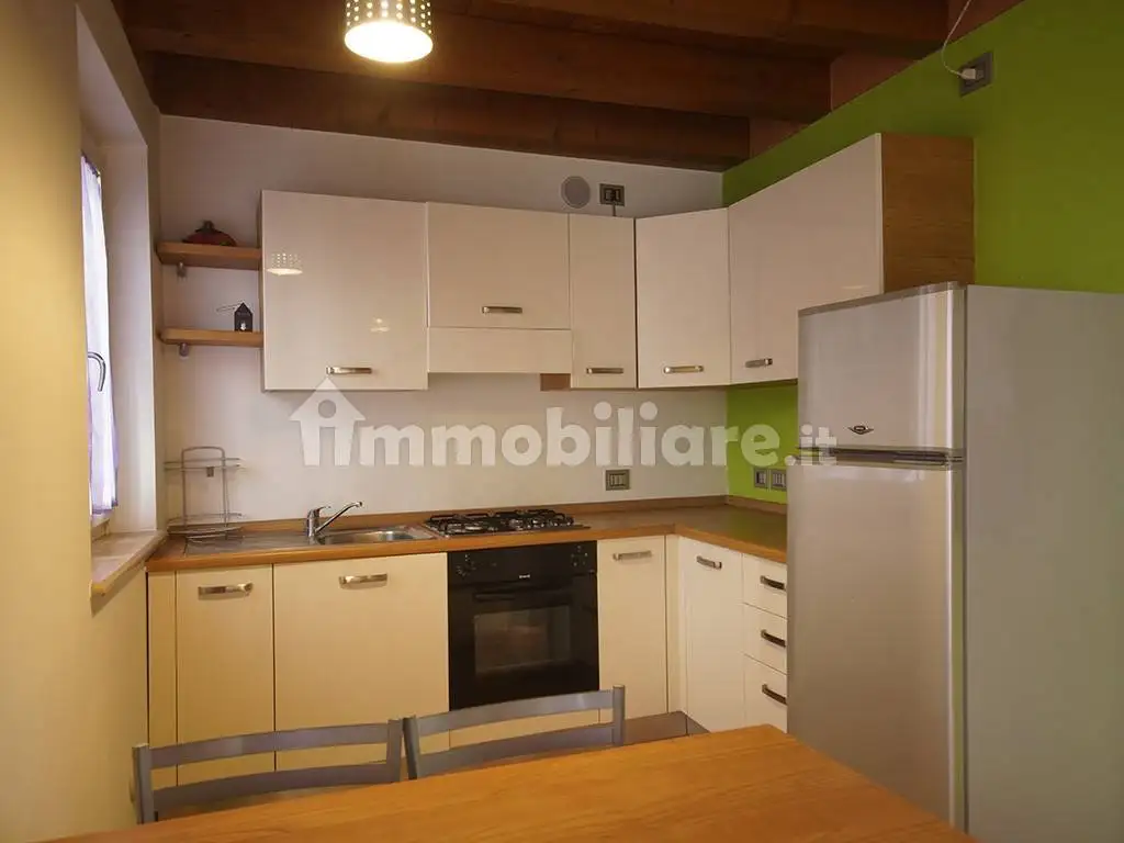 Bilocale via Dosso, Sandrà, Castelnuovo del Garda - foto 2