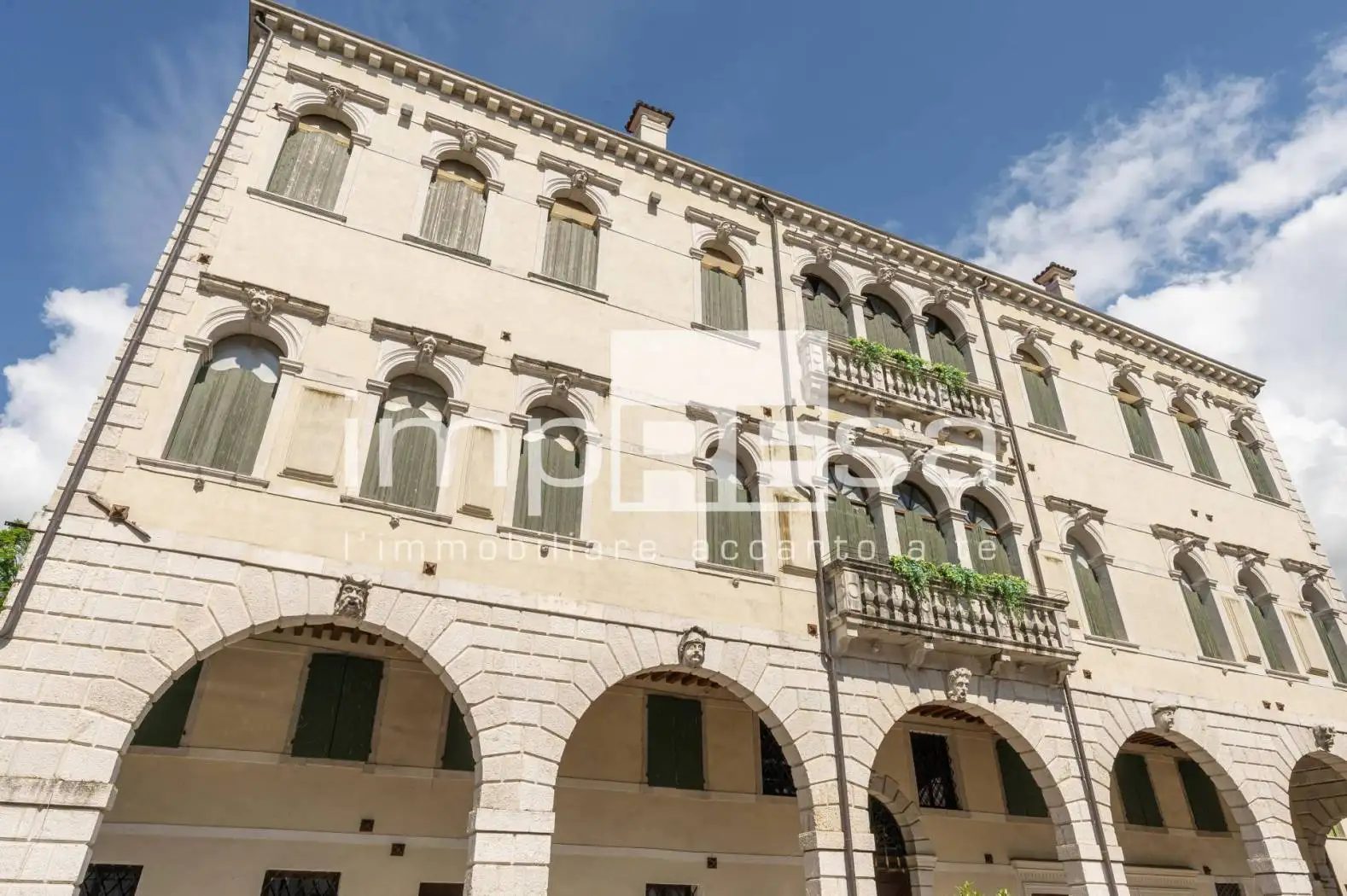Palazzo - Edificio in vendita a Polcenigo