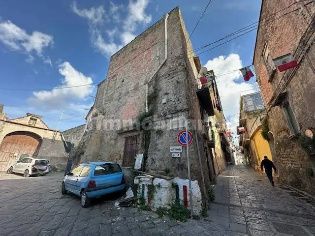 Palazzo - Edificio in vendita a Marano di Napoli