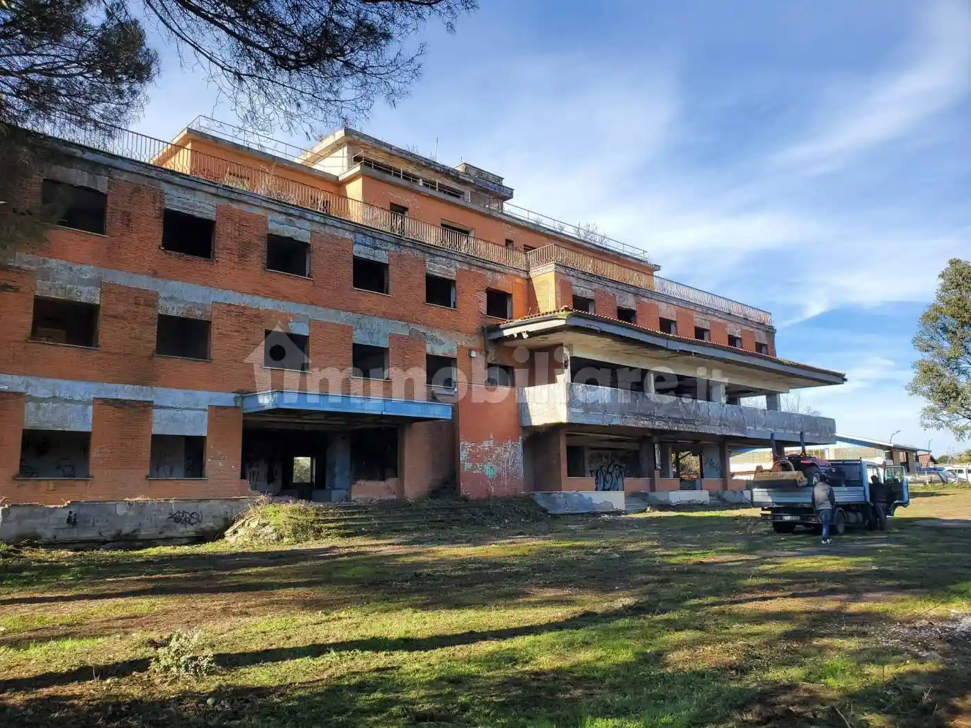 Palazzo - Edificio in vendita a Lanuvio