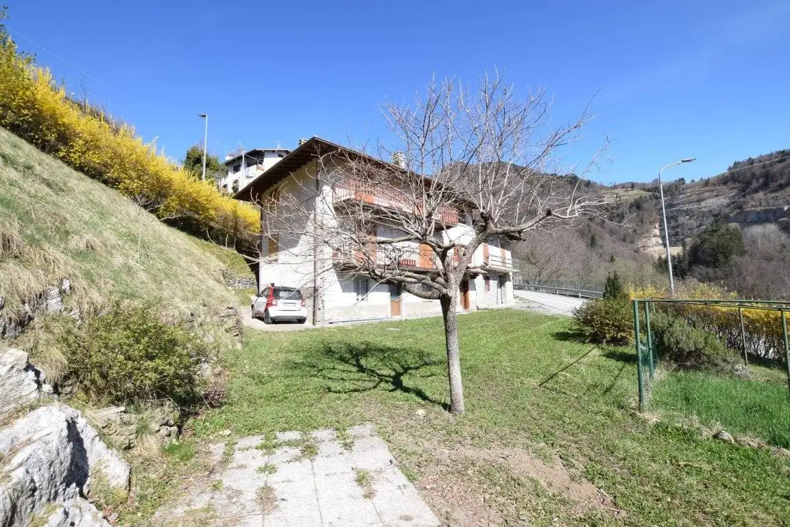 Villa a schiera via Ca' Cadene, Dossena - foto 2