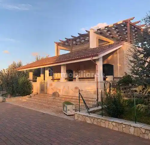 Villa in vendita a Lequile